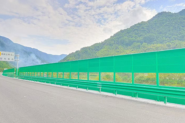 鐵路泡沫鋁聲屏障